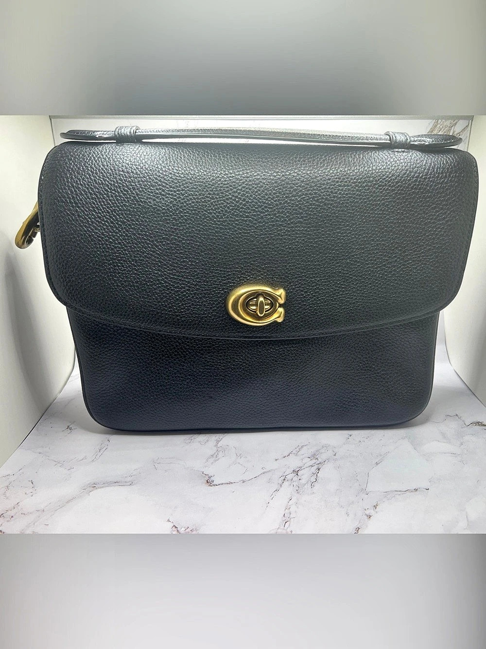 Coach Cassie 9Turnlock Shoulder Bag Black Leather Turnlock Crossbody Bag
